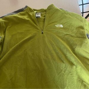 North face Fuzzy Quarter Zip. Size XL. Flaw shown on sleeve.